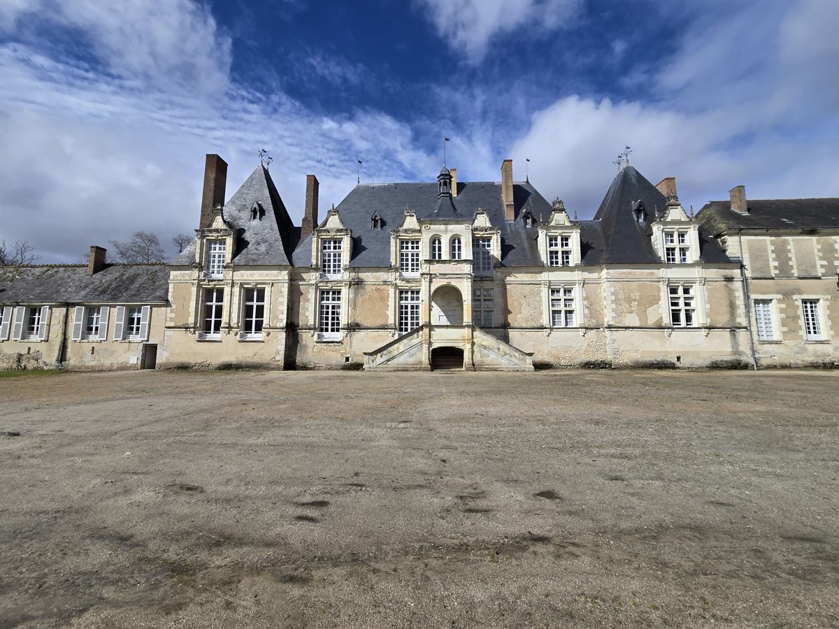 Ch&acirc;teau de Villesavin, a modest Renaissance ch&acirc;teau reflected in its moat